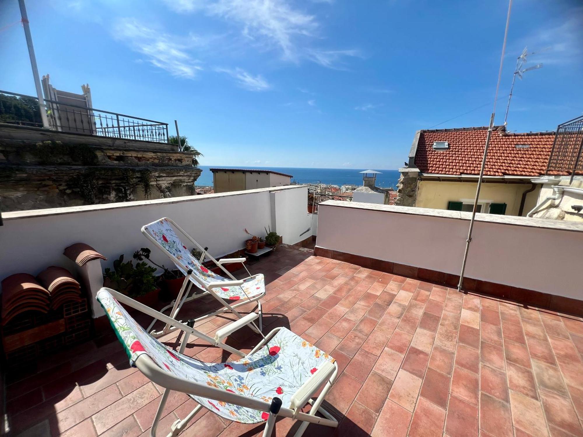 Apartment Terrace In Pigna -